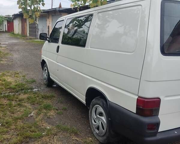 Белый Фольксваген Transporter, объемом двигателя 1.9 л и пробегом 400 тыс. км за 4400 $, фото 1 на Automoto.ua