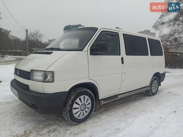 Белый Фольксваген Transporter, объемом двигателя 2.5 л и пробегом 300 тыс. км за 6100 $, фото 1 на Automoto.ua