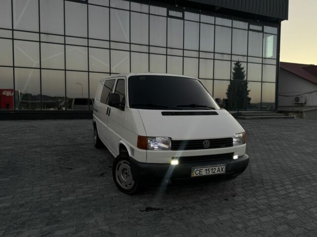 Білий Фольксваген Transporter, об'ємом двигуна 2.5 л та пробігом 400 тис. км за 3999 $, фото 1 на Automoto.ua