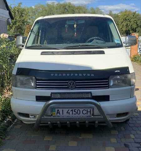 Белый Фольксваген Transporter, объемом двигателя 2.4 л и пробегом 309 тыс. км за 5500 $, фото 1 на Automoto.ua