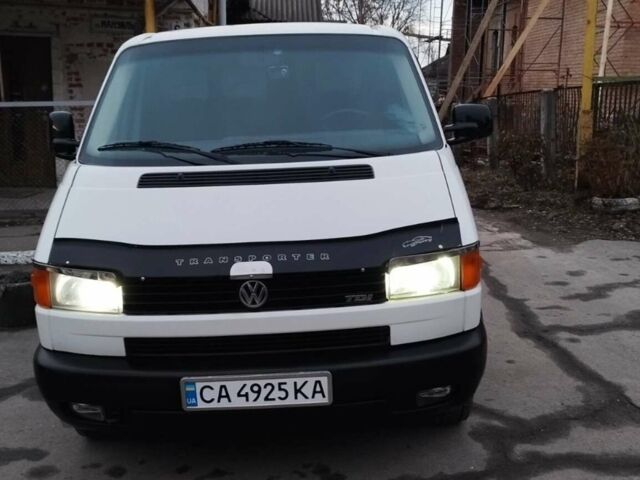 Белый Фольксваген Transporter, объемом двигателя 2.5 л и пробегом 285 тыс. км за 12500 $, фото 1 на Automoto.ua