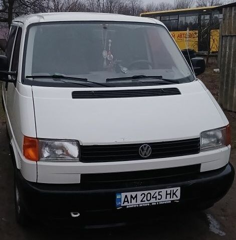 Белый Фольксваген Transporter, объемом двигателя 1.9 л и пробегом 354 тыс. км за 5000 $, фото 1 на Automoto.ua