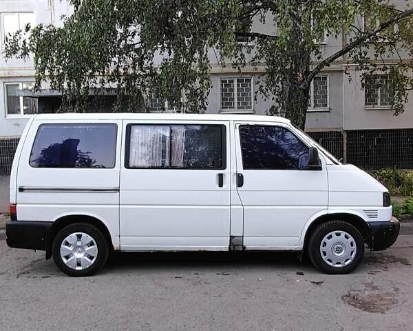 Белый Фольксваген Transporter, объемом двигателя 2.5 л и пробегом 435 тыс. км за 6000 $, фото 1 на Automoto.ua