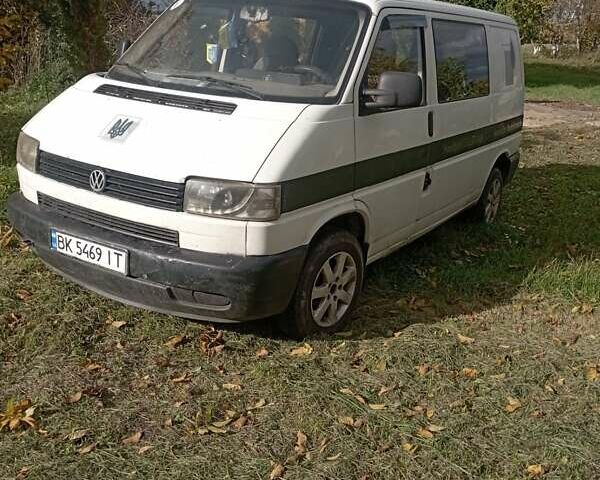 Белый Фольксваген Transporter, объемом двигателя 1.9 л и пробегом 300 тыс. км за 4500 $, фото 1 на Automoto.ua