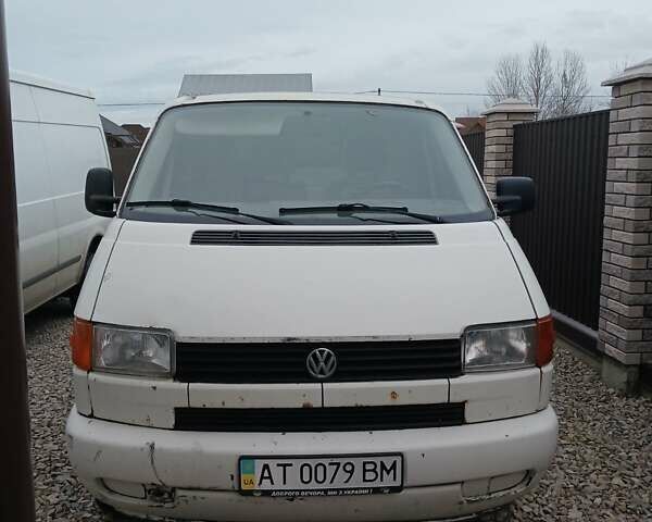 Белый Фольксваген Transporter, объемом двигателя 1.9 л и пробегом 350 тыс. км за 3500 $, фото 1 на Automoto.ua