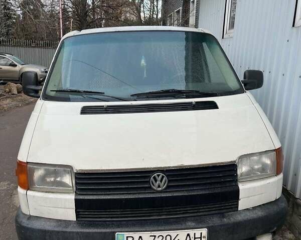 Белый Фольксваген Transporter, объемом двигателя 1.9 л и пробегом 300 тыс. км за 3000 $, фото 1 на Automoto.ua