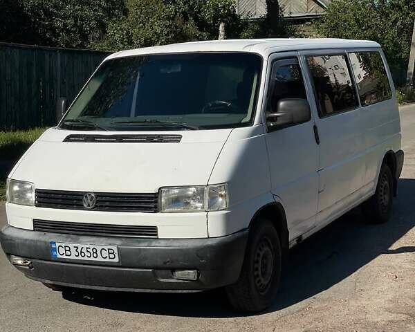 Белый Фольксваген Transporter, объемом двигателя 2.4 л и пробегом 400 тыс. км за 4000 $, фото 1 на Automoto.ua