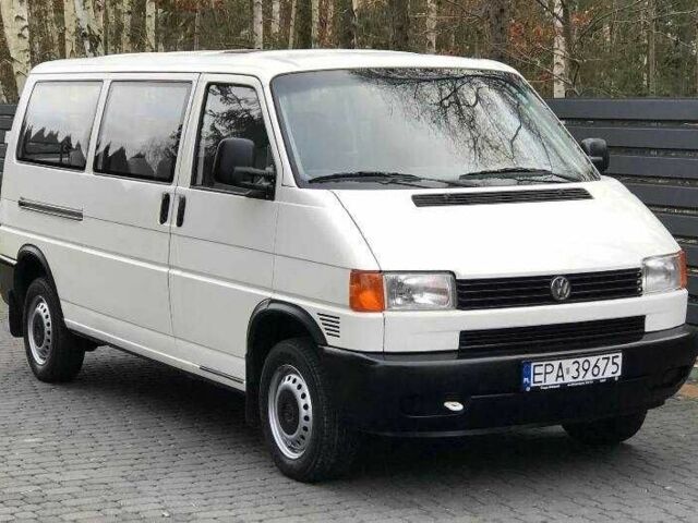 Белый Фольксваген Transporter, объемом двигателя 2.4 л и пробегом 238 тыс. км за 2975 $, фото 1 на Automoto.ua