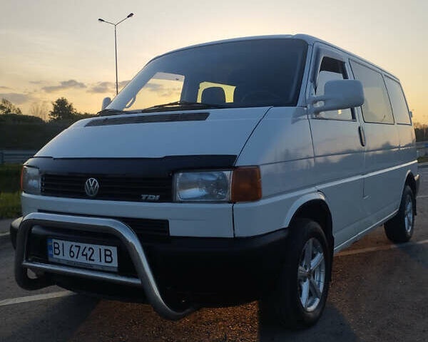 Білий Фольксваген Transporter, об'ємом двигуна 2.46 л та пробігом 450 тис. км за 6900 $, фото 1 на Automoto.ua