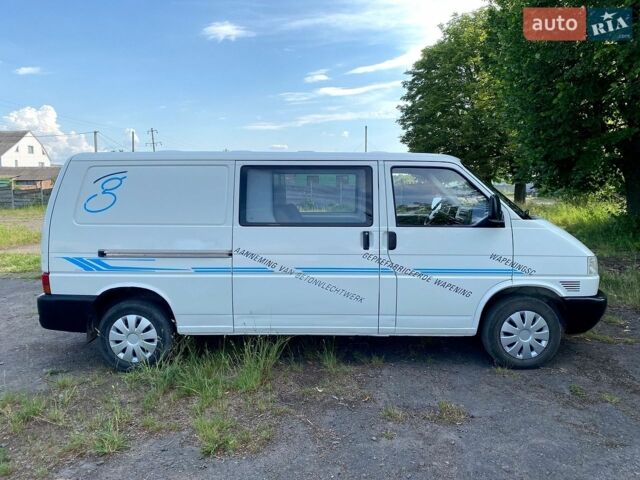 Білий Фольксваген Transporter, об'ємом двигуна 2.5 л та пробігом 450 тис. км за 5700 $, фото 1 на Automoto.ua