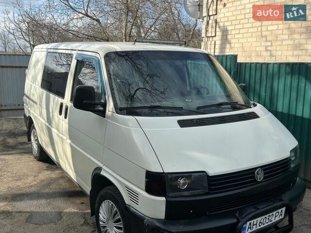 Белый Фольксваген Transporter, объемом двигателя 1.9 л и пробегом 400 тыс. км за 4800 $, фото 1 на Automoto.ua