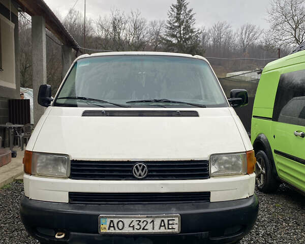 Білий Фольксваген Transporter, об'ємом двигуна 2.4 л та пробігом 420 тис. км за 4200 $, фото 1 на Automoto.ua