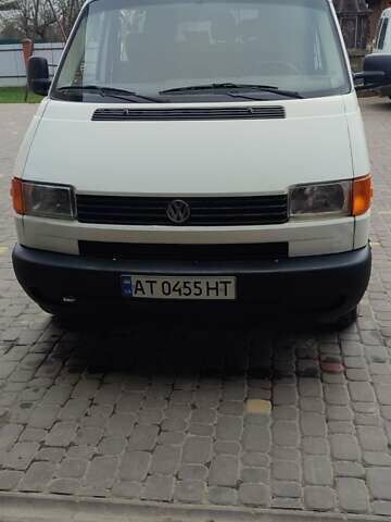 Белый Фольксваген Transporter, объемом двигателя 1.9 л и пробегом 409 тыс. км за 8000 $, фото 1 на Automoto.ua