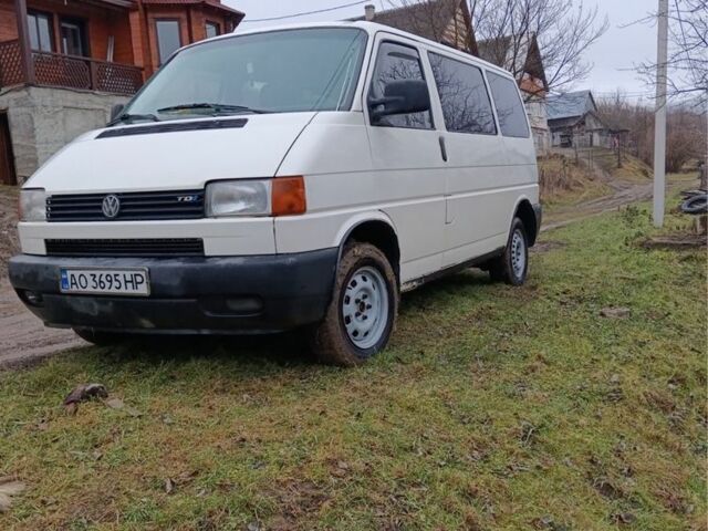 Білий Фольксваген Transporter, об'ємом двигуна 2.5 л та пробігом 516 тис. км за 5500 $, фото 1 на Automoto.ua
