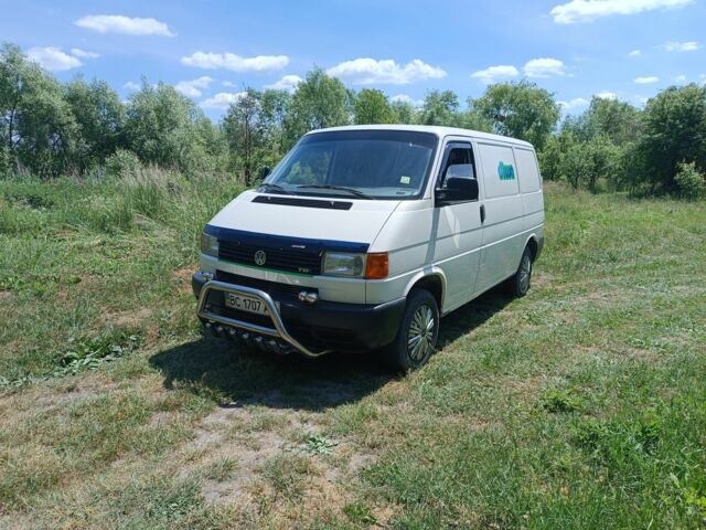 Белый Фольксваген Transporter, объемом двигателя 0 л и пробегом 324 тыс. км за 7603 $, фото 1 на Automoto.ua