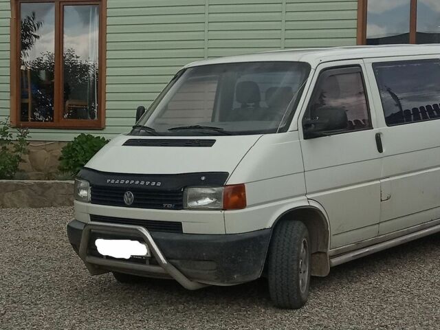 Білий Фольксваген Transporter, об'ємом двигуна 2.5 л та пробігом 272 тис. км за 5600 $, фото 1 на Automoto.ua