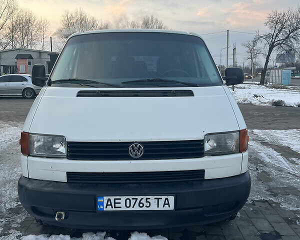 Белый Фольксваген Transporter, объемом двигателя 1.9 л и пробегом 446 тыс. км за 5500 $, фото 1 на Automoto.ua