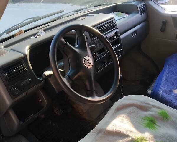 Белый Фольксваген Transporter, объемом двигателя 2.5 л и пробегом 500 тыс. км за 6500 $, фото 1 на Automoto.ua