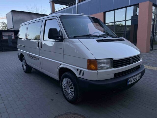 Белый Фольксваген Transporter, объемом двигателя 2.5 л и пробегом 450 тыс. км за 4650 $, фото 1 на Automoto.ua