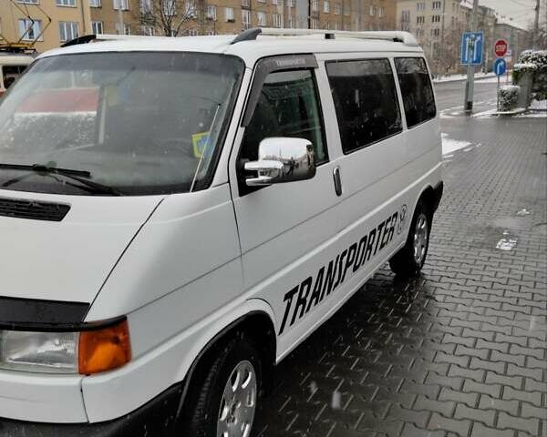 Білий Фольксваген Transporter, об'ємом двигуна 2.5 л та пробігом 370 тис. км за 7500 $, фото 1 на Automoto.ua