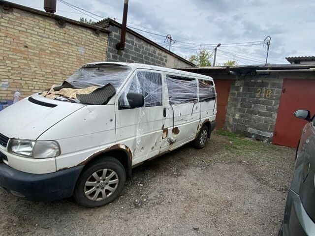 Білий Фольксваген Transporter, об'ємом двигуна 2.5 л та пробігом 370 тис. км за 2999 $, фото 1 на Automoto.ua