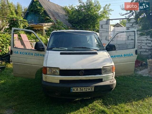 Білий Фольксваген Transporter, об'ємом двигуна 2.4 л та пробігом 400 тис. км за 3000 $, фото 1 на Automoto.ua