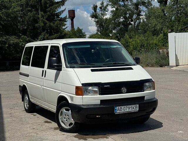 Белый Фольксваген Transporter, объемом двигателя 2.5 л и пробегом 430 тыс. км за 4999 $, фото 1 на Automoto.ua