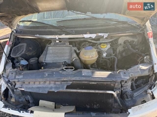 Білий Фольксваген Transporter, об'ємом двигуна 2.5 л та пробігом 450 тис. км за 1650 $, фото 1 на Automoto.ua