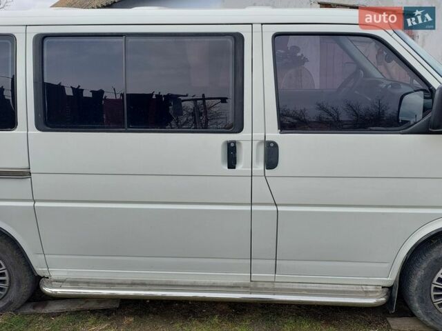 Белый Фольксваген Transporter, объемом двигателя 2.5 л и пробегом 350 тыс. км за 8500 $, фото 1 на Automoto.ua