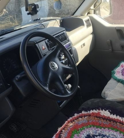 Білий Фольксваген Transporter, об'ємом двигуна 2.46 л та пробігом 450 тис. км за 5500 $, фото 1 на Automoto.ua