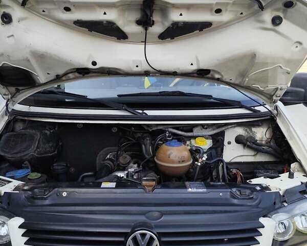 Білий Фольксваген Transporter, об'ємом двигуна 2.5 л та пробігом 460 тис. км за 6300 $, фото 1 на Automoto.ua