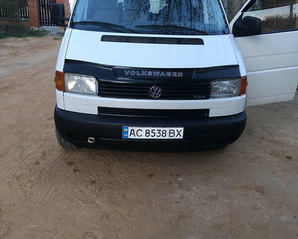 Білий Фольксваген Transporter, об'ємом двигуна 2.5 л та пробігом 370 тис. км за 5500 $, фото 1 на Automoto.ua