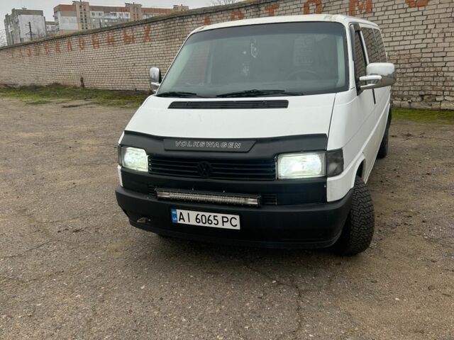 Білий Фольксваген Transporter, об'ємом двигуна 2.5 л та пробігом 300 тис. км за 4100 $, фото 1 на Automoto.ua