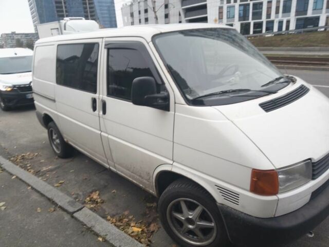 Белый Фольксваген Transporter, объемом двигателя 0 л и пробегом 255 тыс. км за 8000 $, фото 1 на Automoto.ua