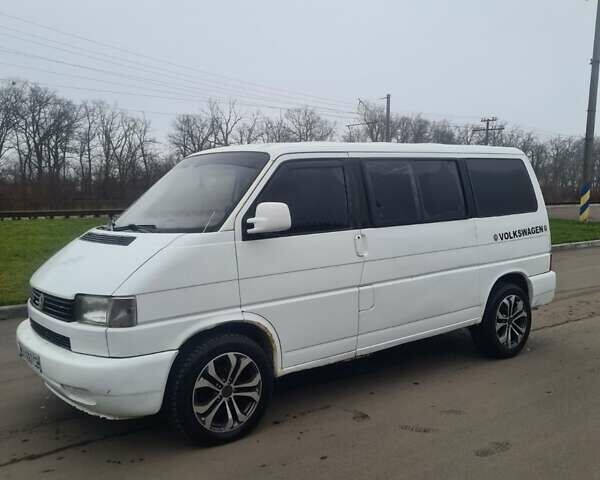 Белый Фольксваген Transporter, объемом двигателя 1.9 л и пробегом 400 тыс. км за 5400 $, фото 1 на Automoto.ua