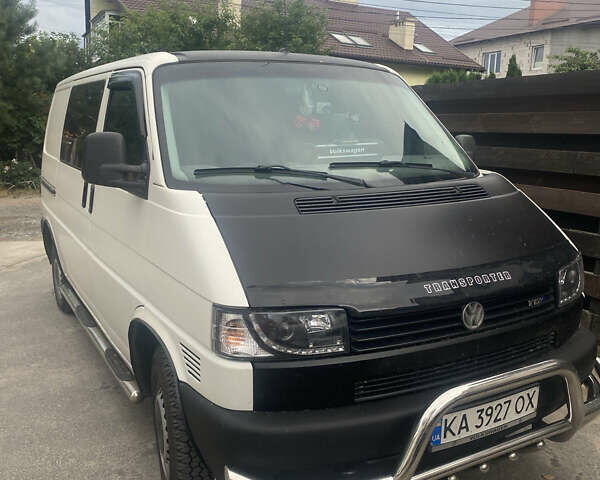 Белый Фольксваген Transporter, объемом двигателя 1.9 л и пробегом 450 тыс. км за 10000 $, фото 1 на Automoto.ua