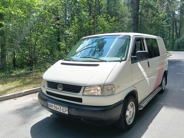 Белый Фольксваген Transporter, объемом двигателя 1.9 л и пробегом 318 тыс. км за 5650 $, фото 1 на Automoto.ua