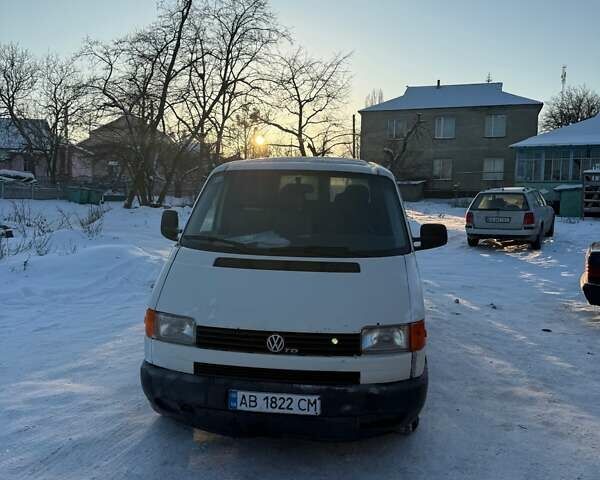 Белый Фольксваген Transporter, объемом двигателя 2.5 л и пробегом 420 тыс. км за 5700 $, фото 1 на Automoto.ua