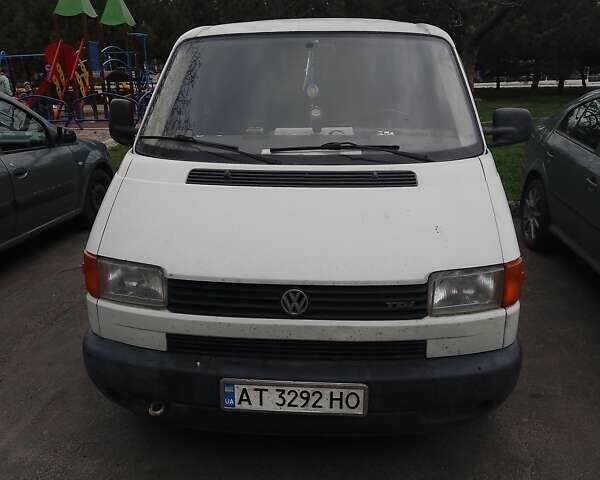 Белый Фольксваген Transporter, объемом двигателя 2.5 л и пробегом 380 тыс. км за 6300 $, фото 1 на Automoto.ua
