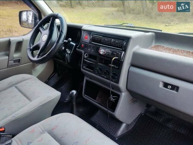 Белый Фольксваген Transporter, объемом двигателя 1.9 л и пробегом 370 тыс. км за 7500 $, фото 1 на Automoto.ua