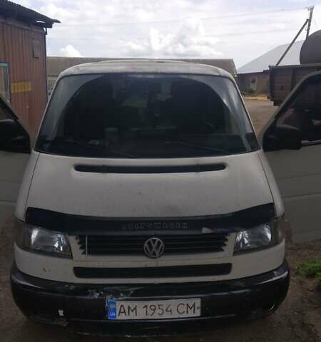 Белый Фольксваген Transporter, объемом двигателя 1.9 л и пробегом 450 тыс. км за 4500 $, фото 1 на Automoto.ua