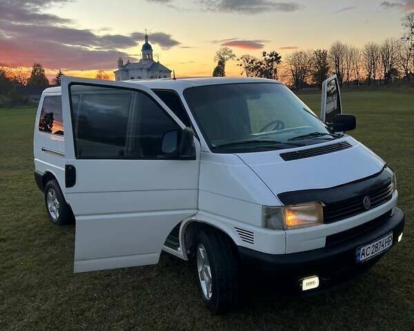 Белый Фольксваген Transporter, объемом двигателя 2.5 л и пробегом 368 тыс. км за 6299 $, фото 1 на Automoto.ua