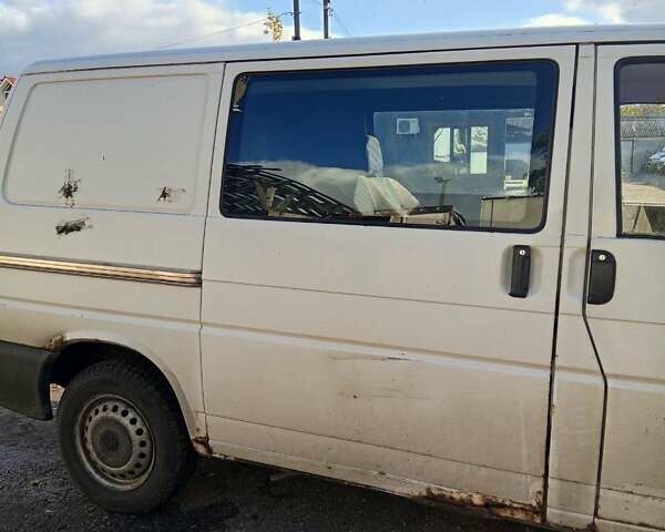 Белый Фольксваген Transporter, объемом двигателя 1.9 л и пробегом 285 тыс. км за 4000 $, фото 1 на Automoto.ua