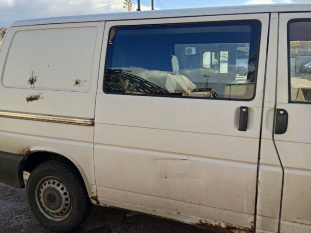 Білий Фольксваген Transporter, об'ємом двигуна 1.9 л та пробігом 285 тис. км за 4000 $, фото 1 на Automoto.ua