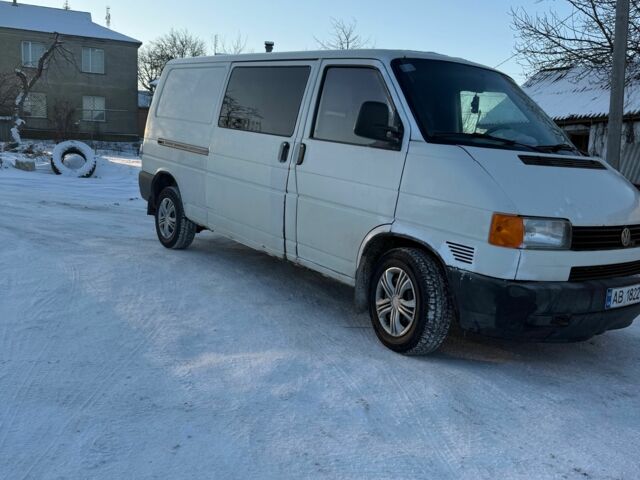 Білий Фольксваген Transporter, об'ємом двигуна 2.5 л та пробігом 420 тис. км за 5700 $, фото 1 на Automoto.ua