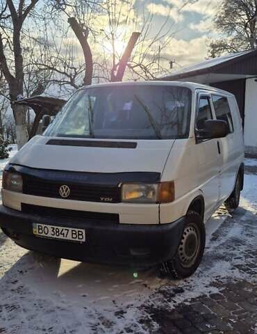 Белый Фольксваген Transporter, объемом двигателя 2.4 л и пробегом 425 тыс. км за 5500 $, фото 1 на Automoto.ua