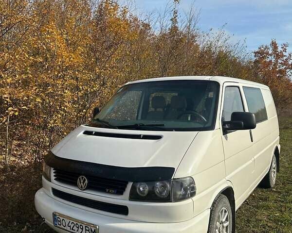 Белый Фольксваген Transporter, объемом двигателя 2.5 л и пробегом 400 тыс. км за 6500 $, фото 1 на Automoto.ua