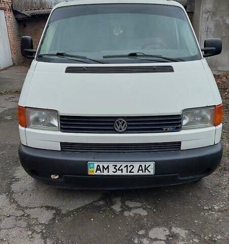 Белый Фольксваген Transporter, объемом двигателя 2.5 л и пробегом 530 тыс. км за 7000 $, фото 1 на Automoto.ua