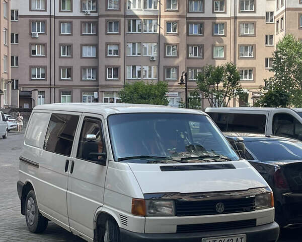 Белый Фольксваген Transporter, объемом двигателя 1.9 л и пробегом 297 тыс. км за 5500 $, фото 1 на Automoto.ua