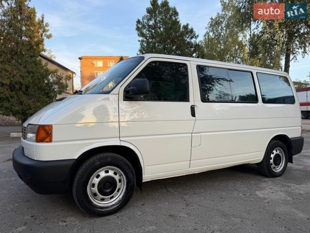 Белый Фольксваген Transporter, объемом двигателя 2.4 л и пробегом 300 тыс. км за 6500 $, фото 1 на Automoto.ua